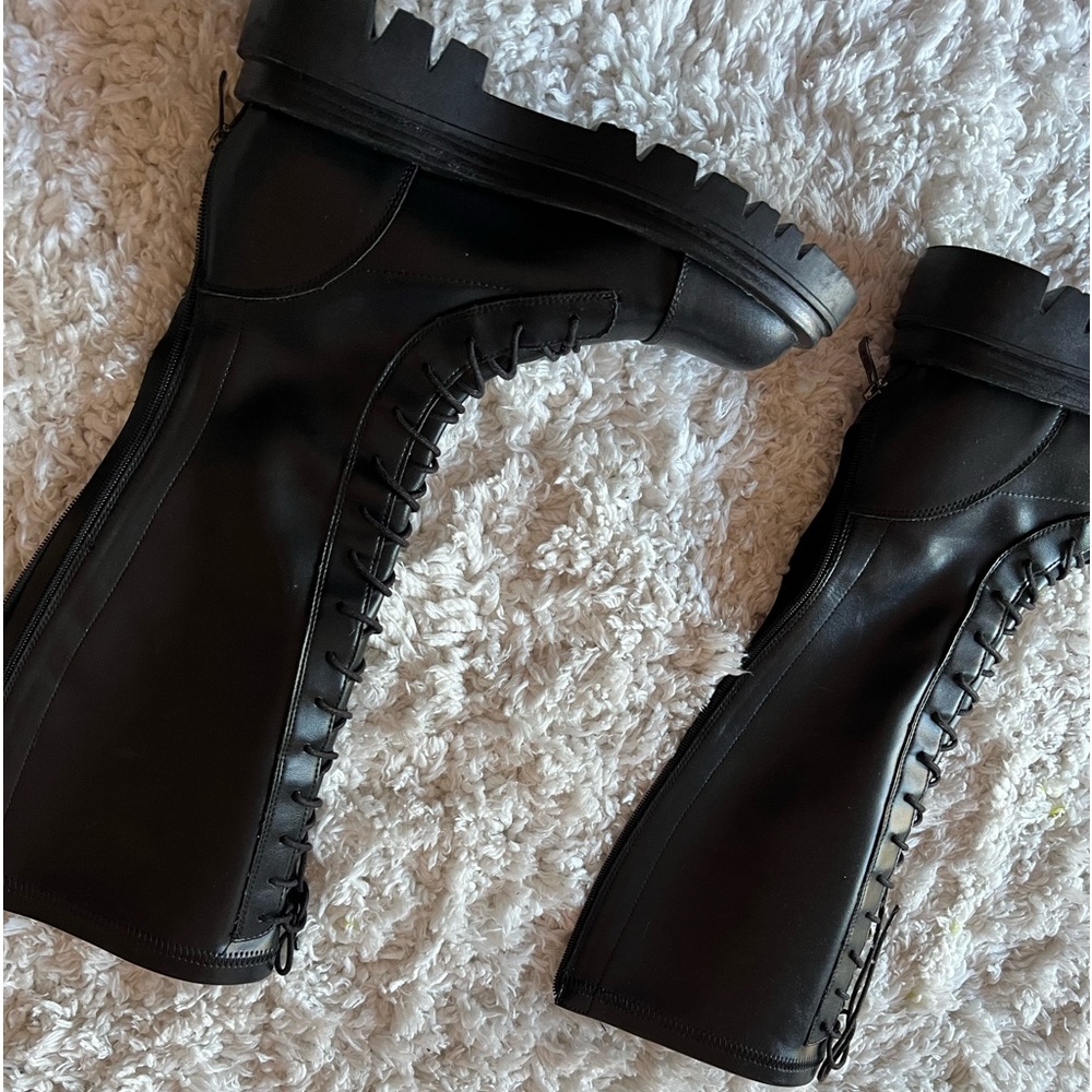 Black Boots